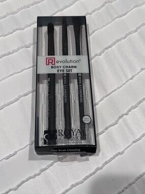 Revolution Boxy Charm Eye Brush Set - Black